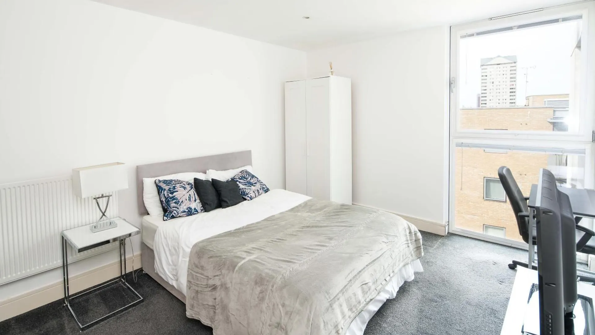 Immaculate 1-Bed 1-Bath Apartment In London Area United Kingdom