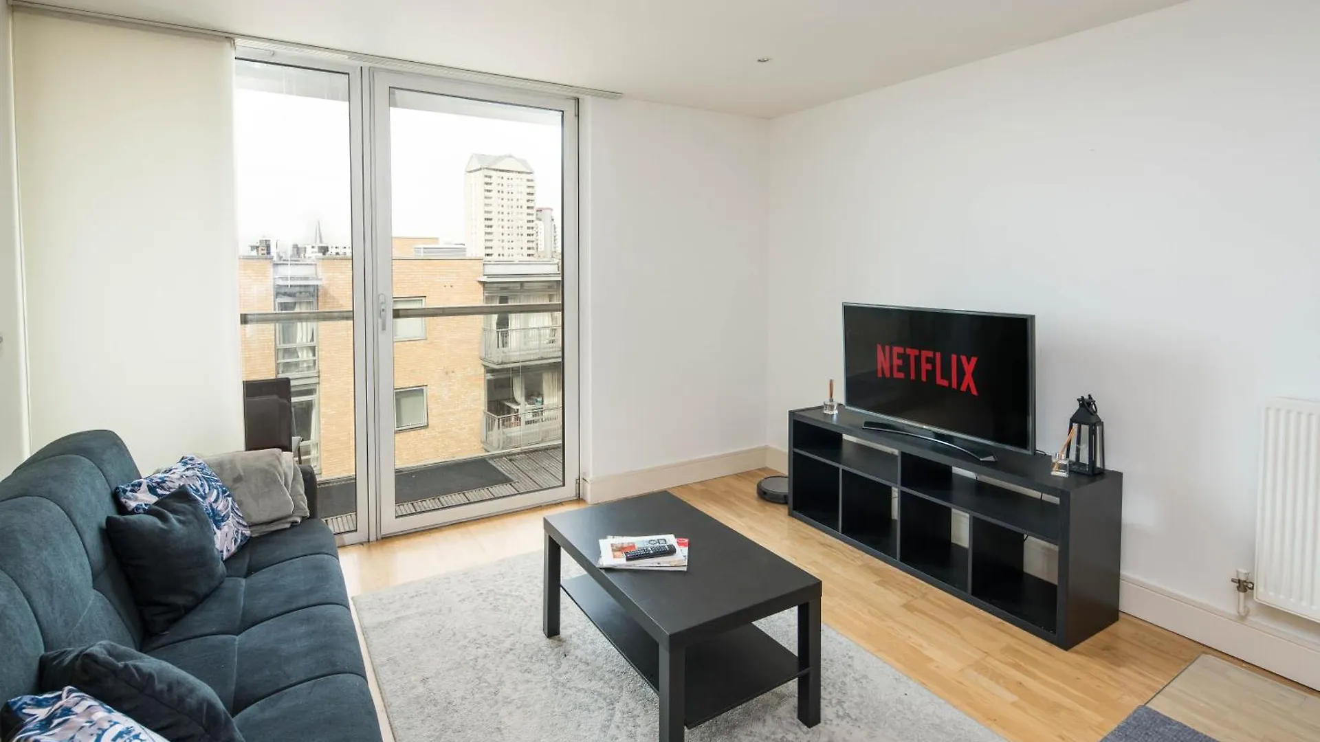 Immaculate 1-Bed 1-Bath Apartment In London Area