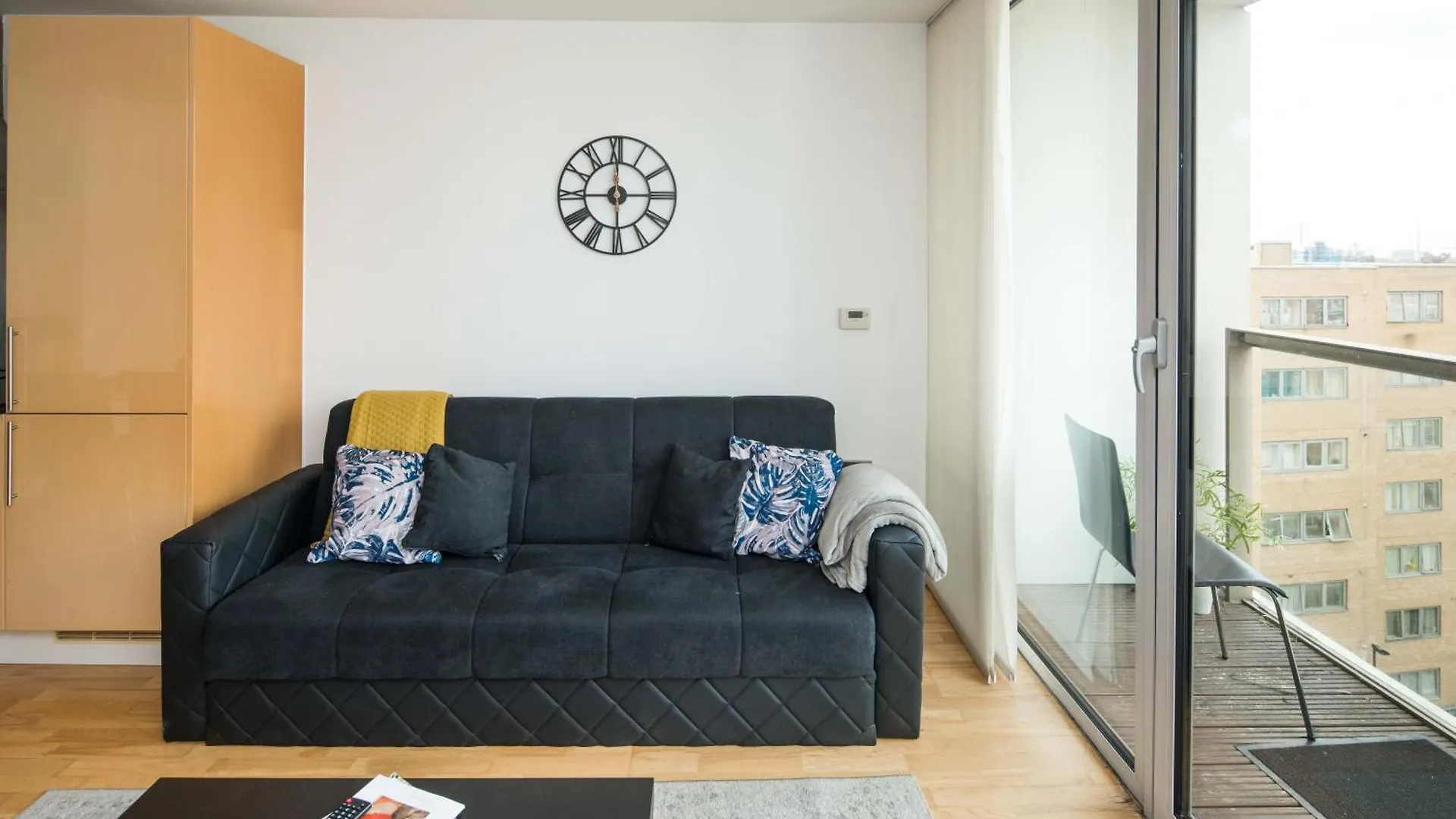 Immaculate 1-Bed 1-Bath Apartment In London Area