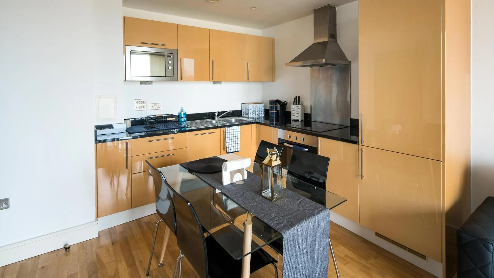 Immaculate 1-Bed 1-Bath Apartment In London Area