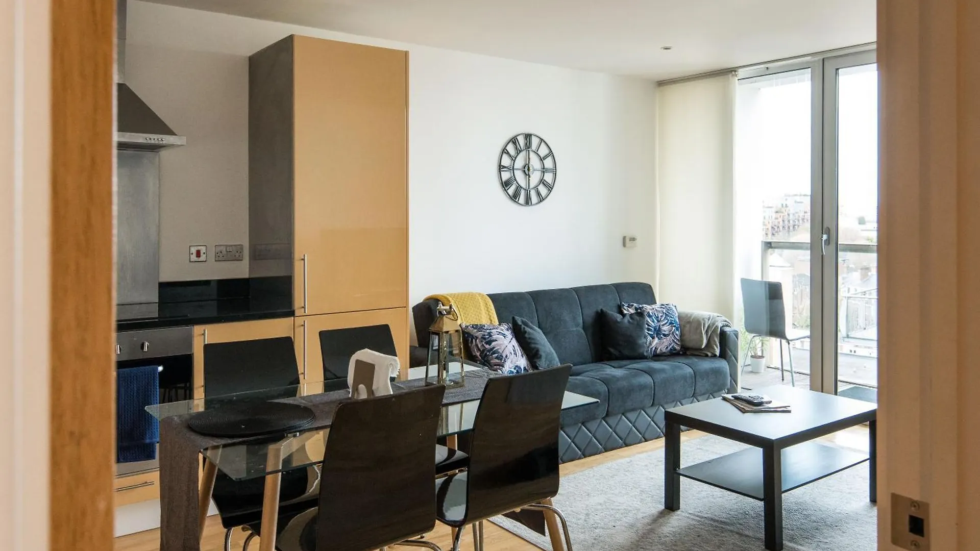 Immaculate 1-Bed 1-Bath Apartment In London Area