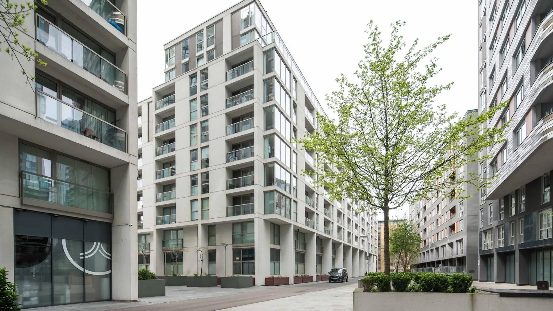 Immaculate 1-Bed 1-Bath Apartment In London Area