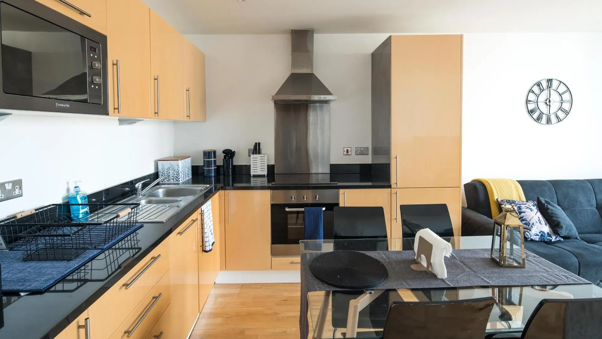 Immaculate 1-Bed 1-Bath Apartment In London Area