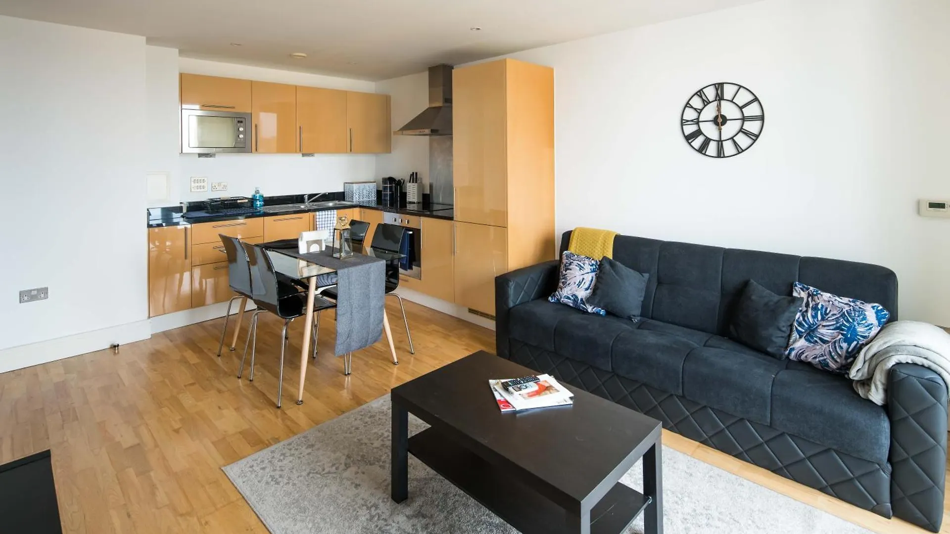 Immaculate 1-Bed 1-Bath Apartment In London Area